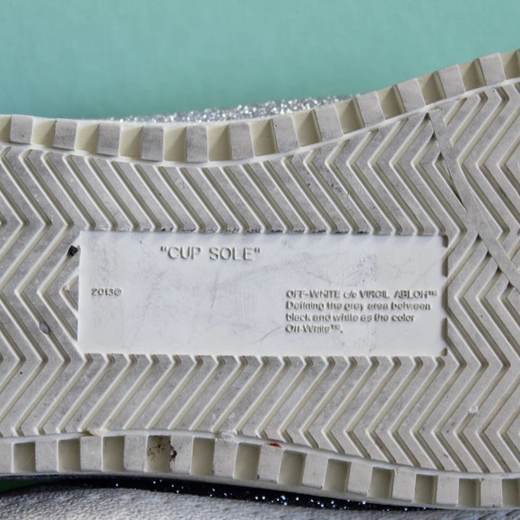Off-White Glitter Arrow 2.0 Sneaker in Silver & White - Picture 12 of 15